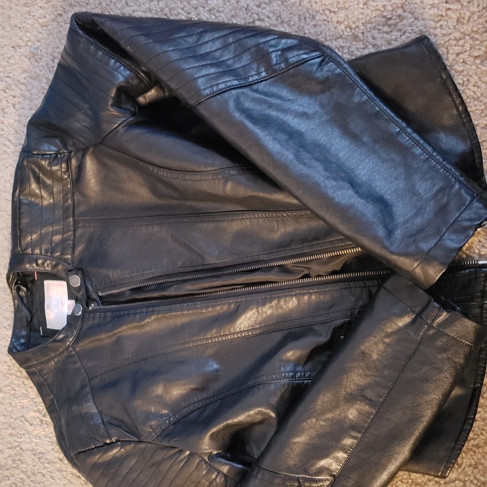Medium leather jacket